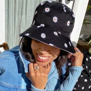 Alice + Olivia Reversible Bucket Hat